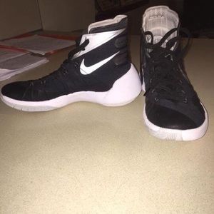 Nike hyperdunk basketball shoes